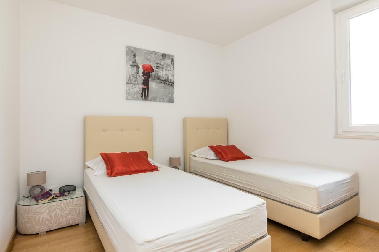 Apartment Marcela With Private Parking スプリト エクステリア 写真