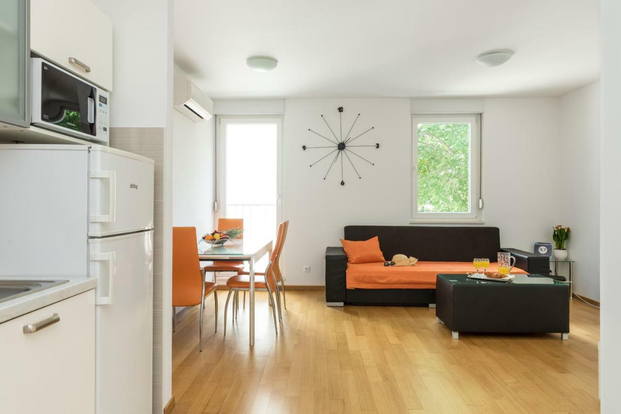 Apartment Marcela With Private Parking スプリト エクステリア 写真